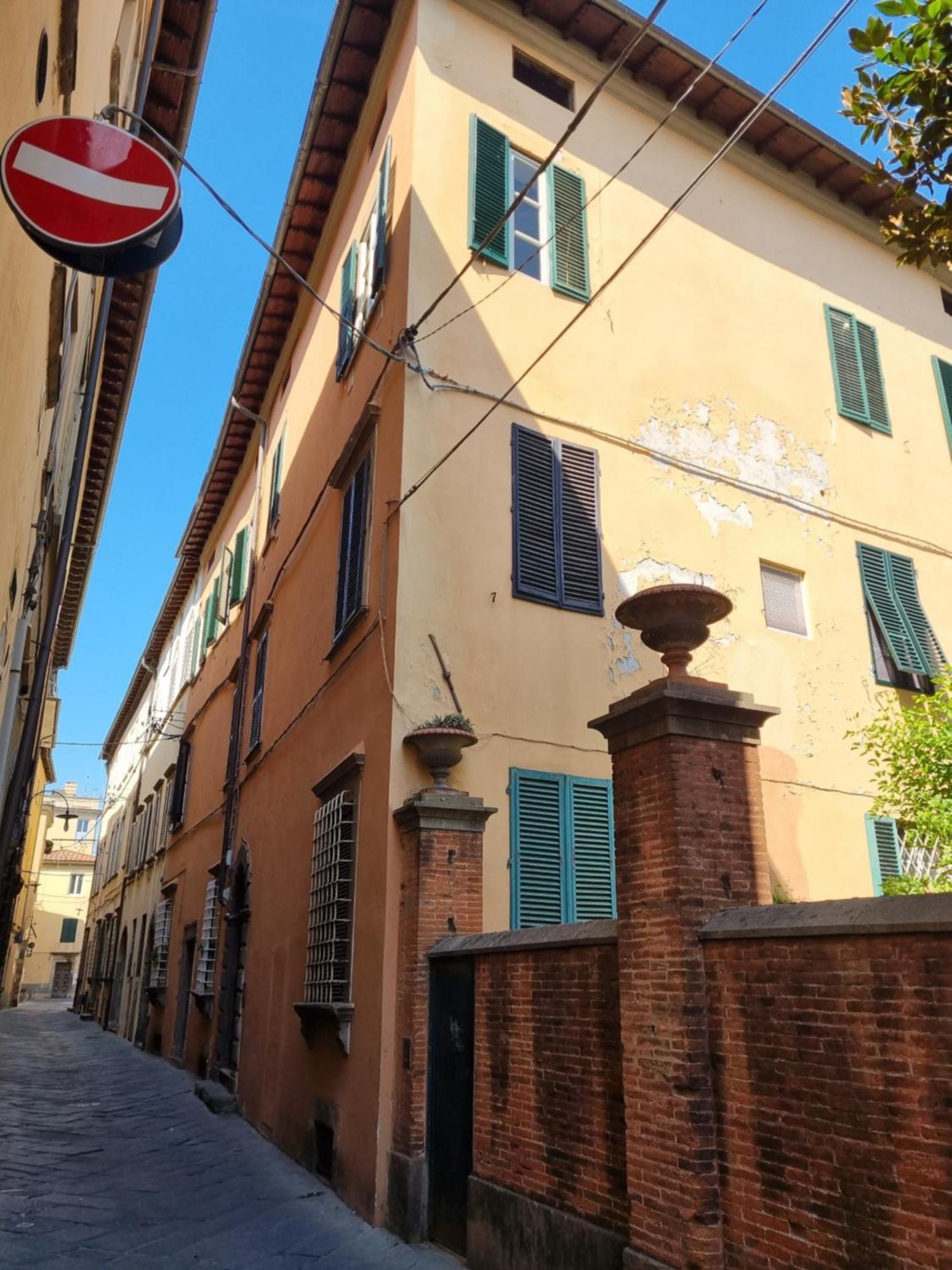 Dimora Leone Apartment Lucca